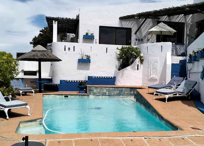 Rocky Beach Holiday Home With Panoramic Sea Views In Simon\'S Town