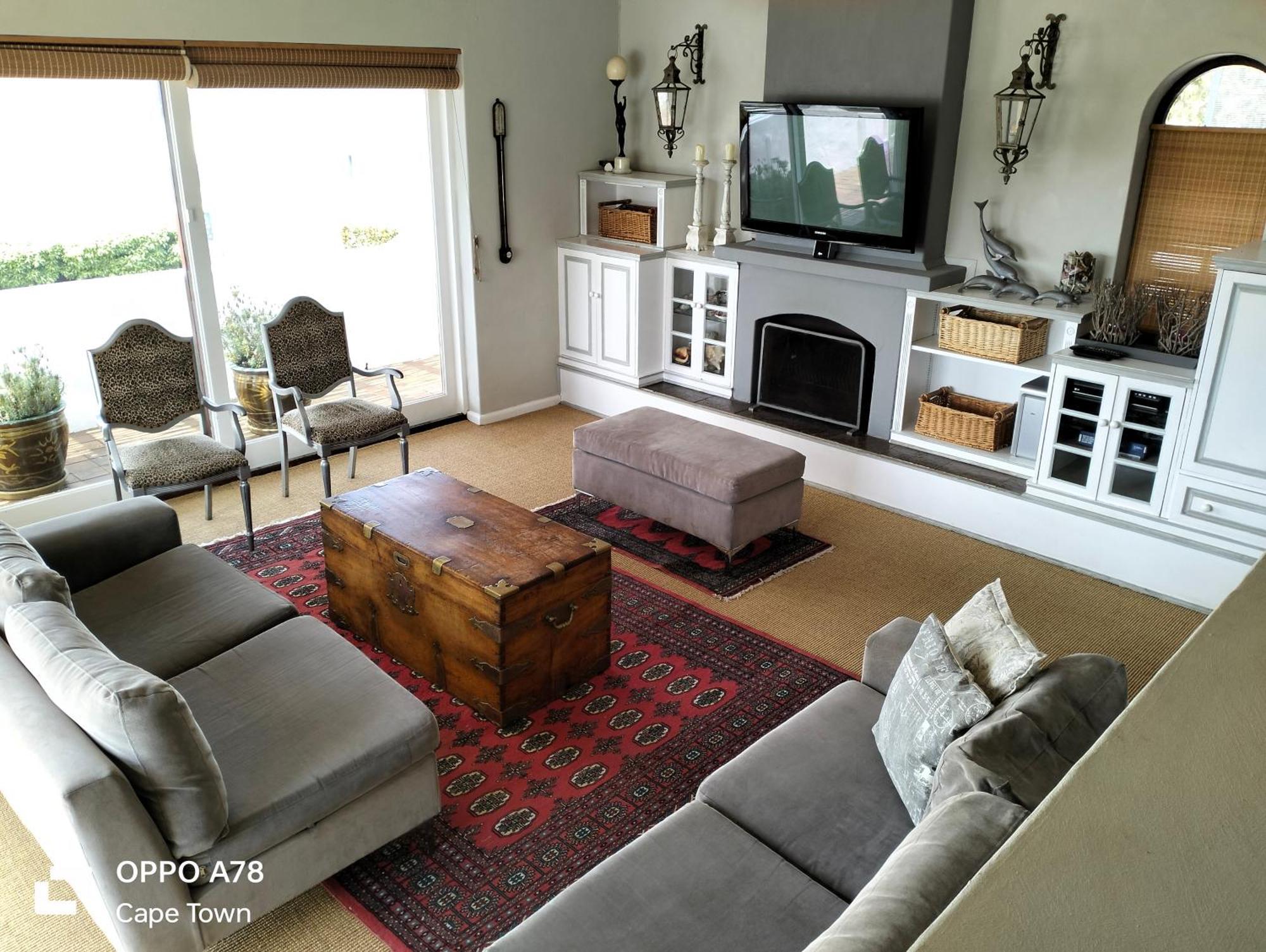 Rocky With Panoramic Sea Views In * Simon's Town